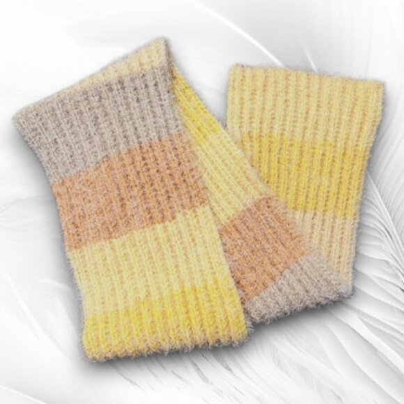 Handmade Soft Yellow Beige Fluffy Knit Scarf Vest - Picture 2 of 8